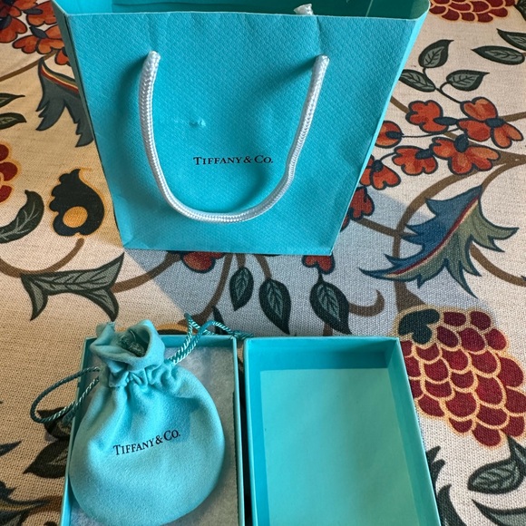 Tiffany & Co. Sterling Silver Return to Tiffany Heart Tag Pendant Necklace - Picture 3 of 9